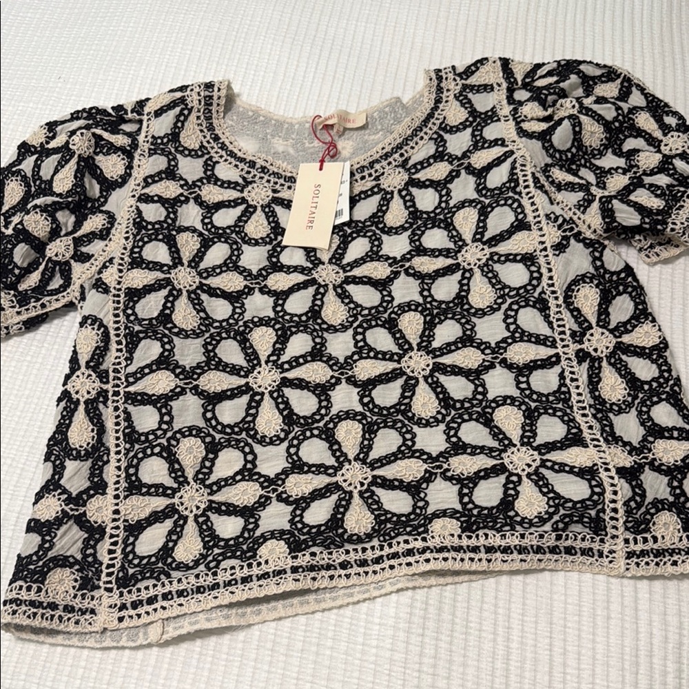 Solitaire Black and White Cropped Boxy Blouse